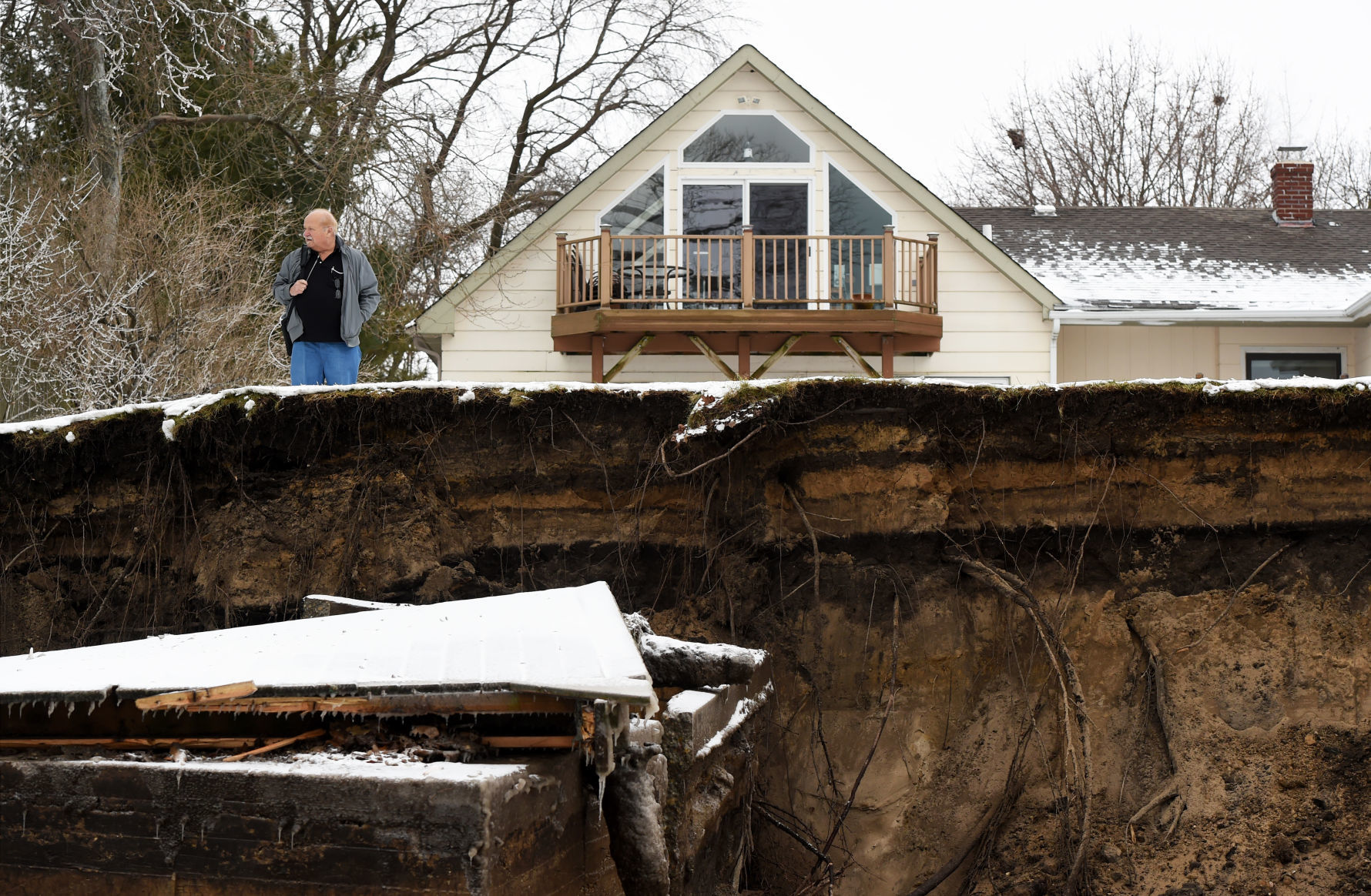 House falling, Jan. 13